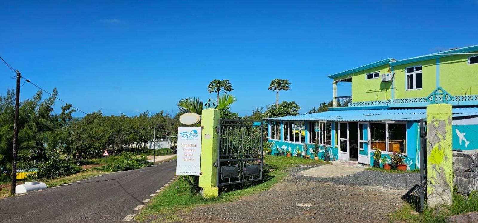 Tilapasse Resto & Guest House Port South East Luaran gambar